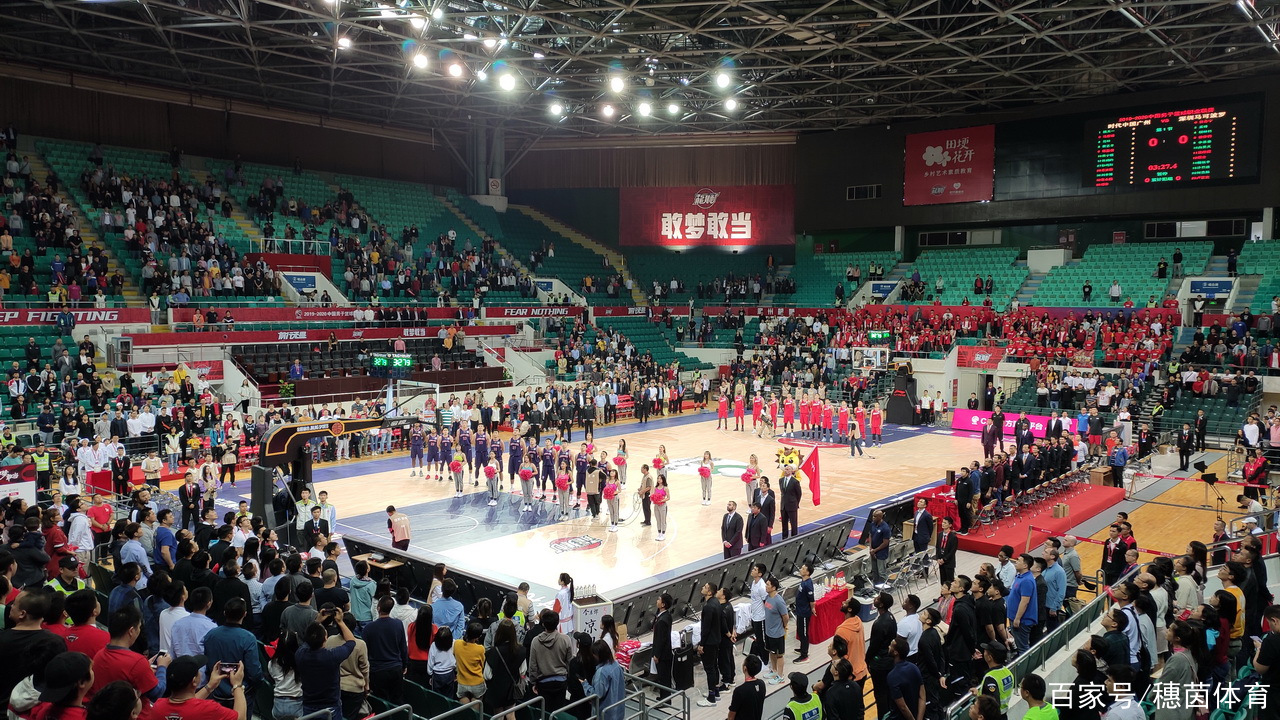 广州队在主场凭借实力,战胜江苏队 广州队在主场凭借实力,战胜江苏队