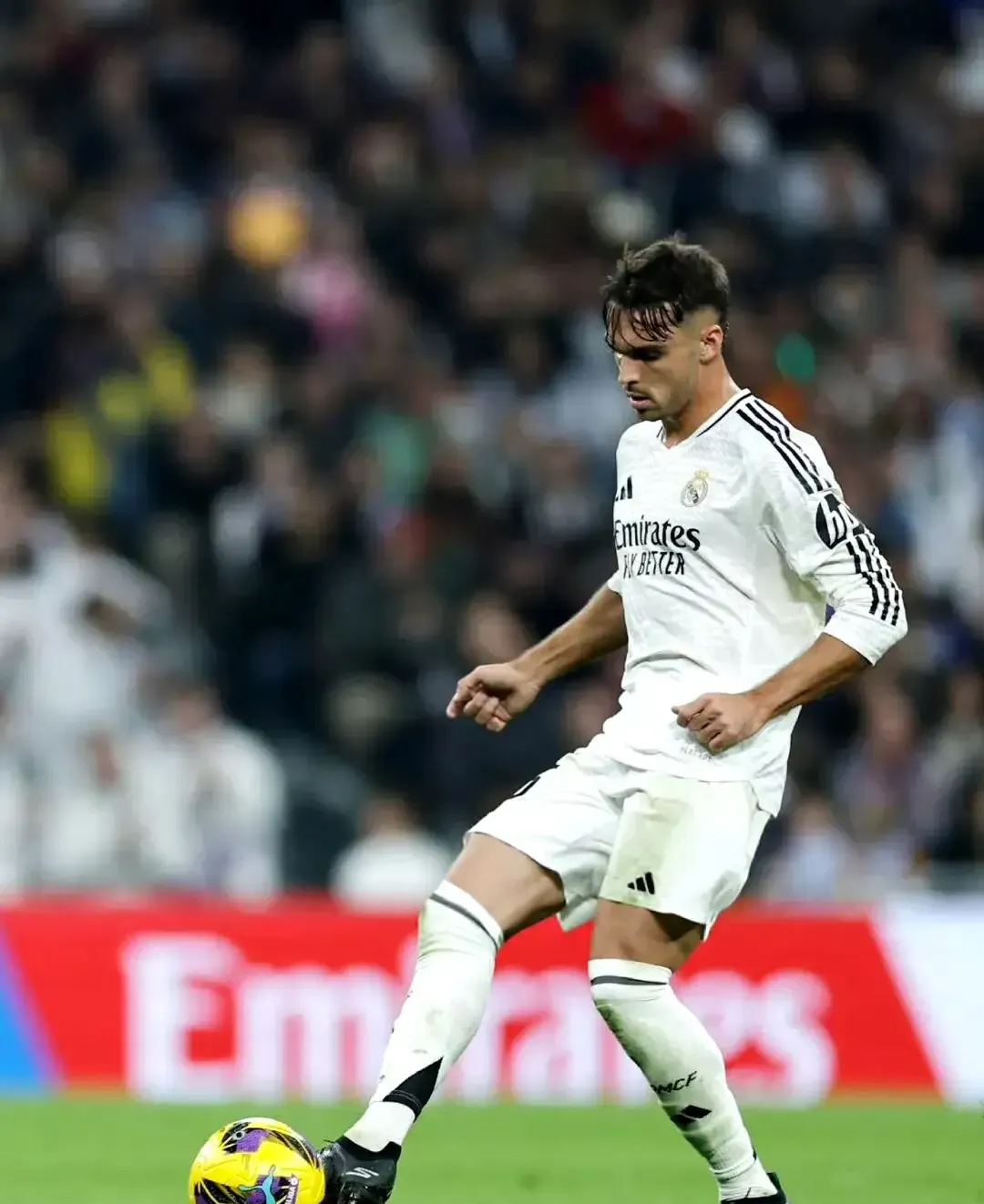 包含切尔西客场迎战曼联，备受期待火爆对决的词条