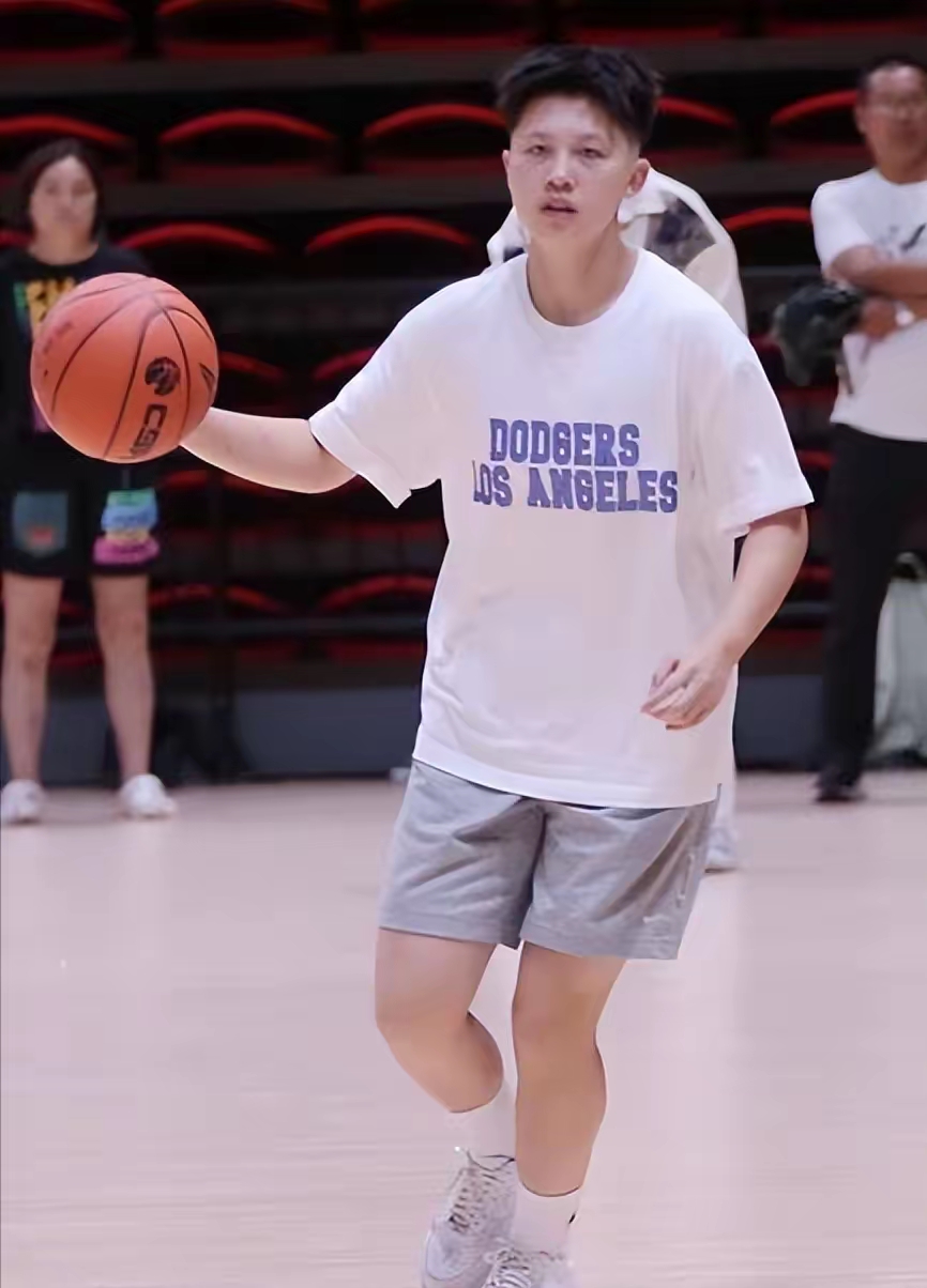 包含新生代球员崭露头角,为球队带来新气象的词条 包含新生代球员崭露头角,为球队带来新气象的词条