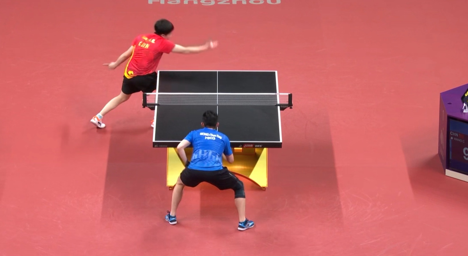 防守严密！比分胶着的比赛中取得胜利(比分胶着还是焦灼)